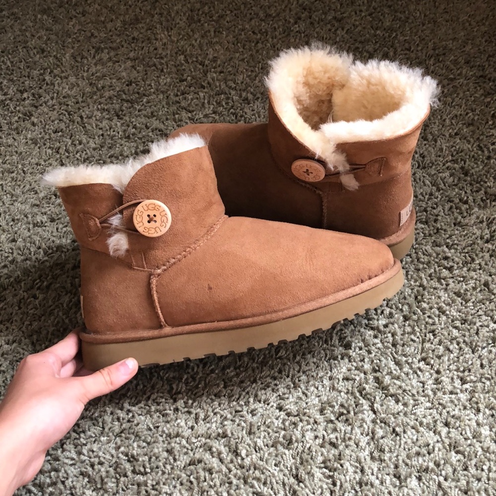 Ugg Mini Bailey button boots